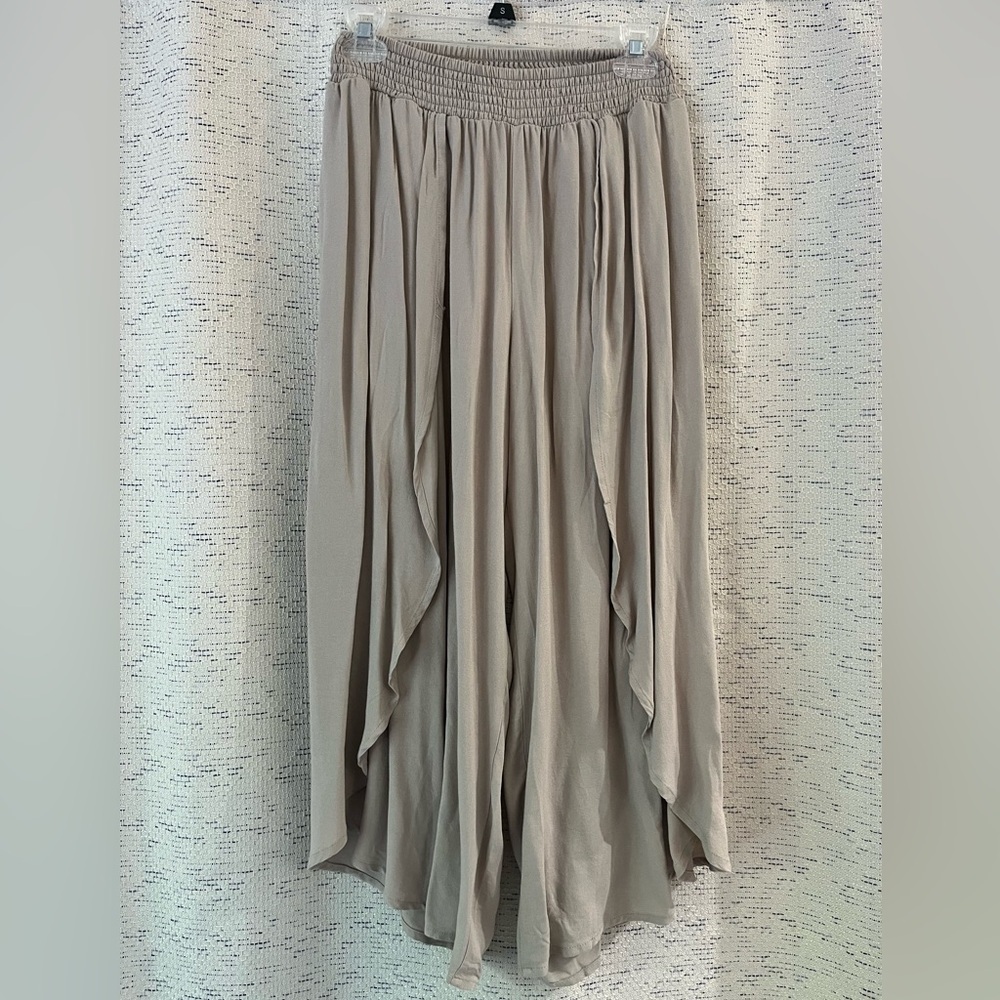 Bobi Women's Wide Leg Tan Pants NWT - sold out on Revolve! - Picture 2 of 8